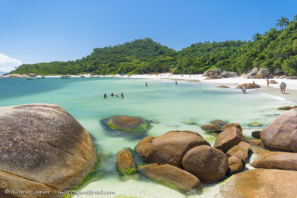 piscinas-naturais-da-ilha-do-campeche-SC